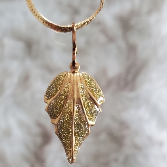 Leafy Pendant Necklace chain 🌴 - Picture 5 of 5